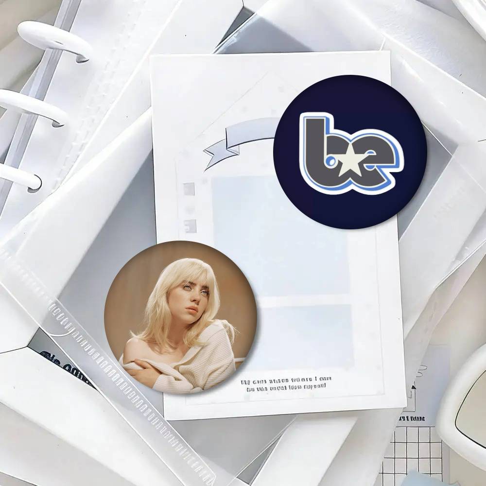 Singer Billie Eilish Cartoon   - Gaming Console Buttons recension och pris
